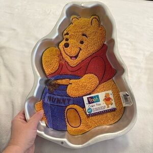 Vintage Disney Winnie the Pooh 1995 Wilton Cake Pan W/ Honey Pot Baking